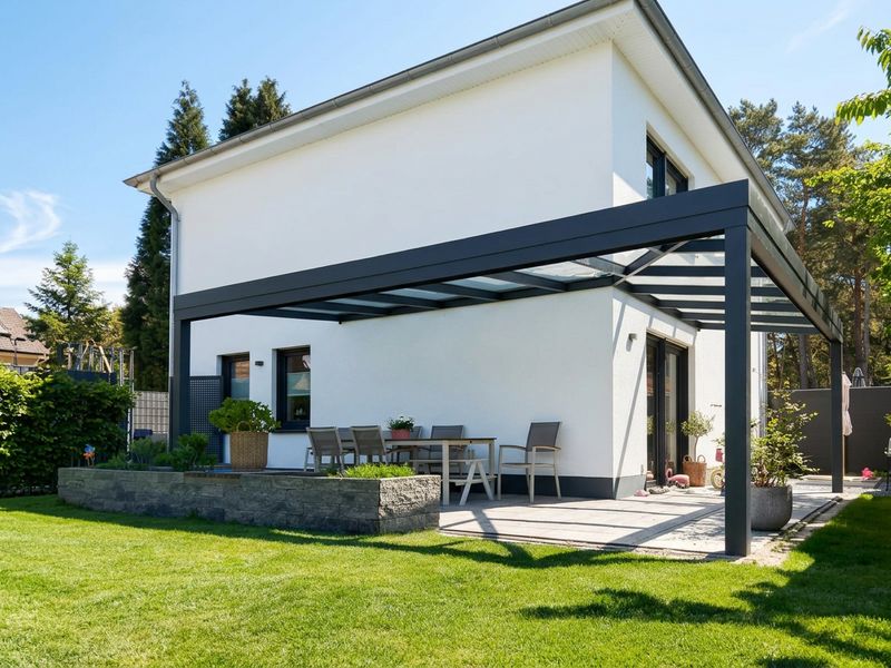 Terrassenüberdachung von Nickel-Terrassen aus Aluminium nach Maß