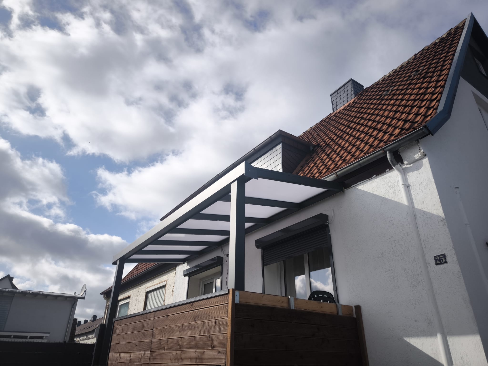 Terrassendach am Klinkerhaus – Terrassenüberdachung in Bremen (2023) | Referenz Nickel-Terrassen
