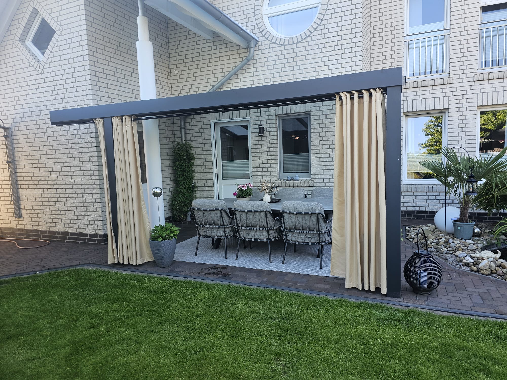 Carport modern, anthrazit – Carport in Oldenburg (2024) | Referenz Nickel-Terrassen