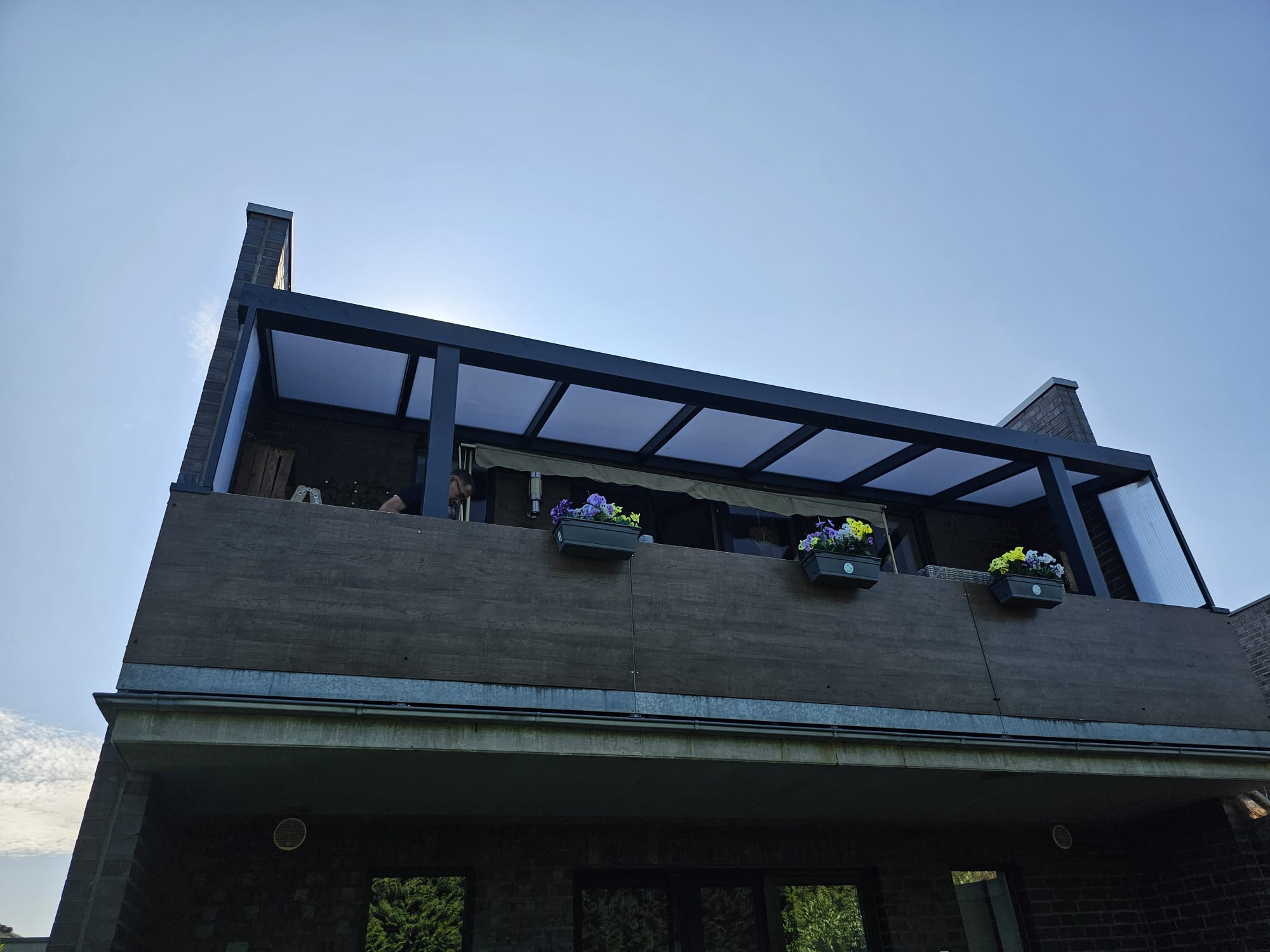 Glasschiebewand am Balkon – Glasschiebewand in Oldenburg (2023) | Referenz Nickel-Terrassen